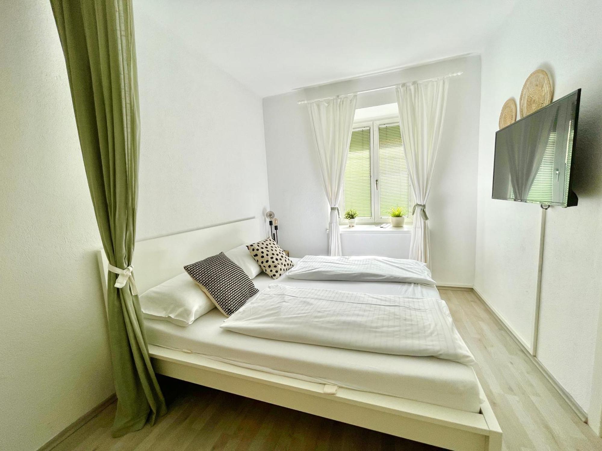 Contactless Self-Check-In - City Apartment Zum Wohlfuhlen Ans16 グラーツ エクステリア 写真